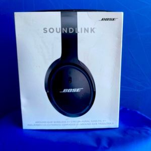 In new like condition Bose headphones